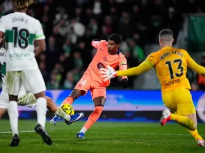 Hansi Flick giữ kín kế hoạch: Barca có giữ chân Rashford và Ferran Torres?