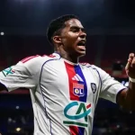 HLV Lyon cảnh báo Endrick: 'Cậu ấy phải học hỏi' sau pha thẻ đỏ gây tranh cãi 1