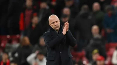 Arne Slot thừa nhận sự thật phũ phàng: Áp lực sa thải không thể dập tắt dù Liverpool thắng 1