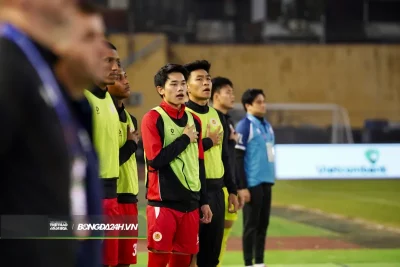 Nguyễn Đình Bắc 'thổi bùng' sân Hàng Đẫy, hàng thủ Ninh Bình FC chao đảo những phút cuối 1