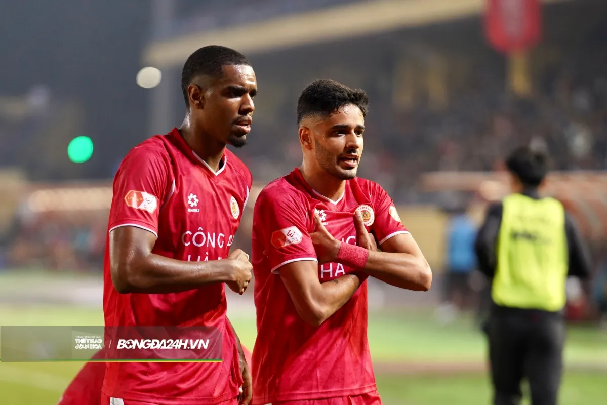 Đình Bắc khiến hàng thủ Ninh Bình FC chao đảo những phút cuối trận 7