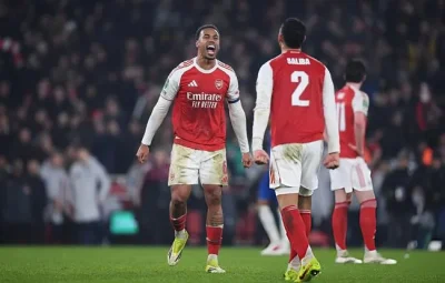 John Terry 'ném đá' Arsenal: Ăn mừng như vô địch Champions League chỉ vì Carabao Cup? 1