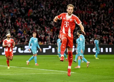 Kane 'thần sút phạt đền' lập cú đúp, Bayern hủy diệt Hoffenheim 5-1 1