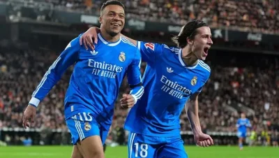 HLV Real Madrid tiết lộ: Mbappe đang trên đường 'soán ngôi' Ronaldo, sánh ngang thành tích khủng! 1